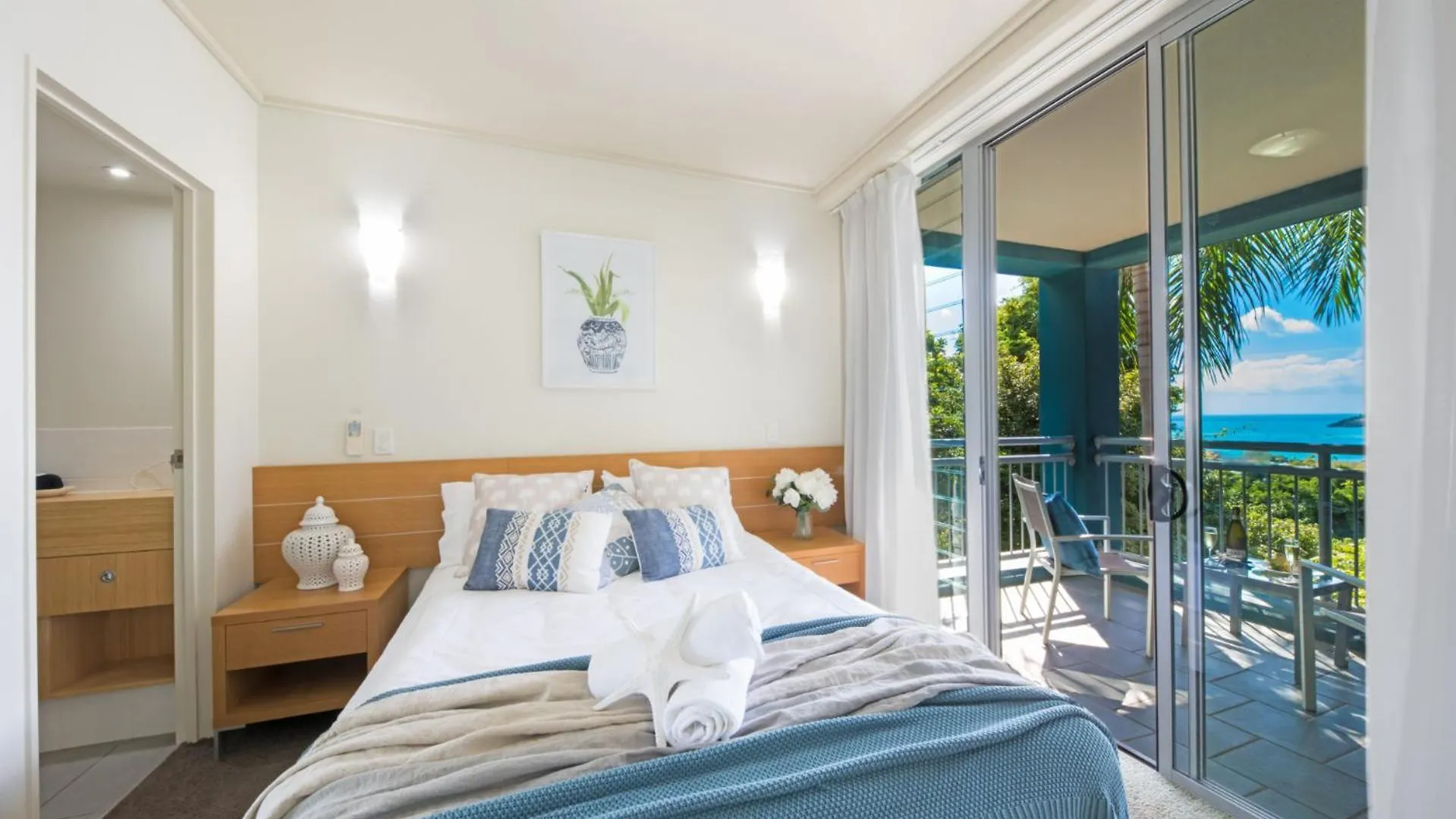 Coastal Charm On Airlie Apartment Airlie Beach
