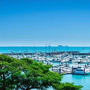 Shingley Poolside Retreat Airlie Beach